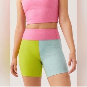 * NWT * OUTDOOR VOICES Warmup 5” Short